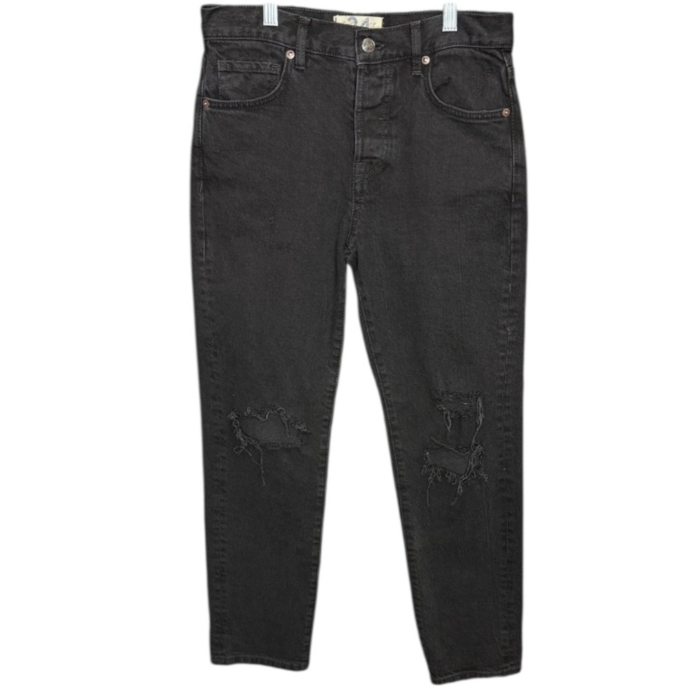 Free People Black Distressed Straight Leg Jeans Vintage Wash. Size 24